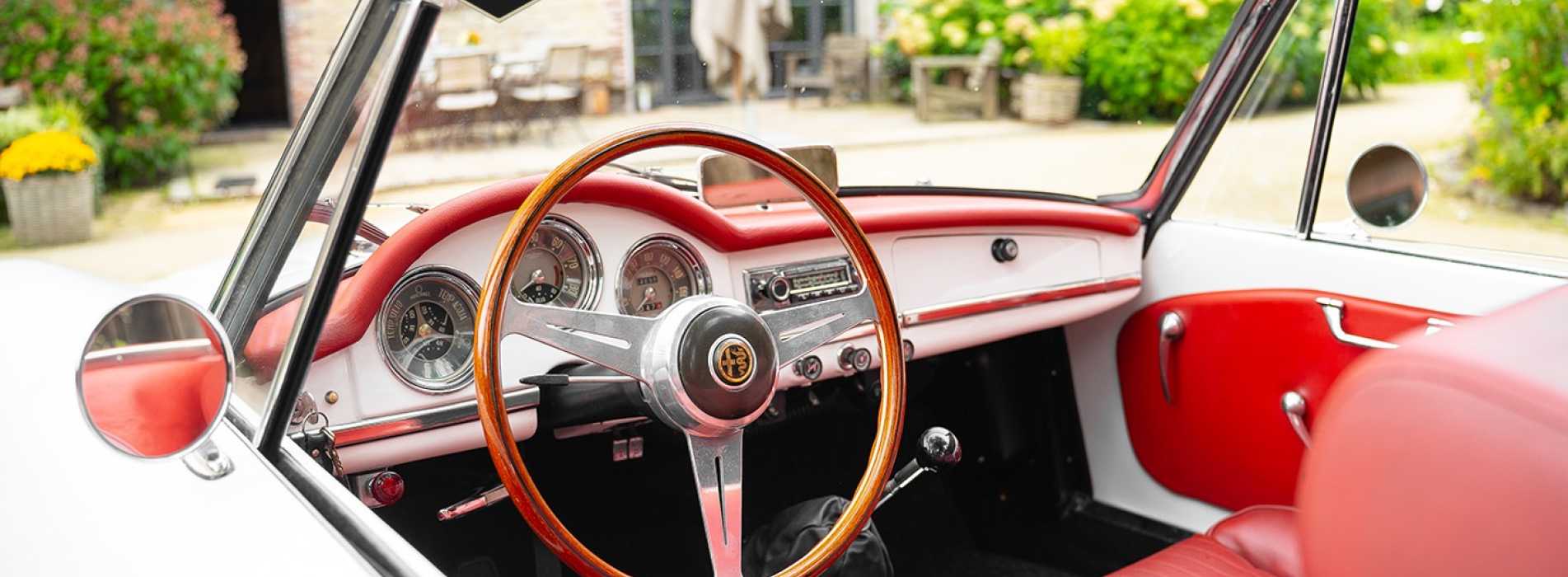 Alfa Romeo Giulia Spider 1600 17