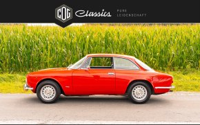 Alfa Romeo GTV 2000 8