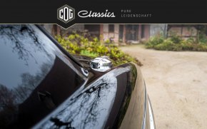 Jaguar Daimler Double Six 30
