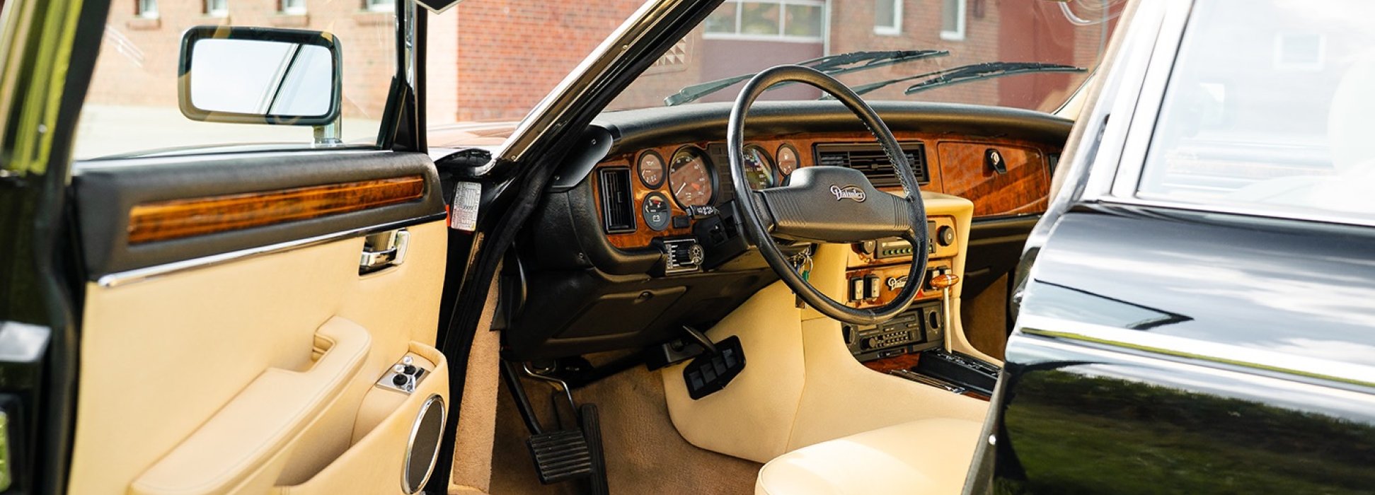 Jaguar Daimler Double Six 7