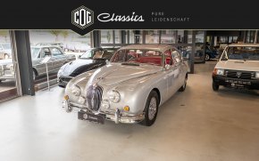 Jaguar MK II 3