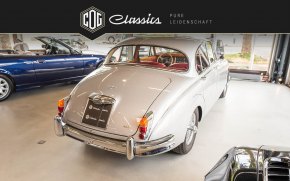 Jaguar MK II 21