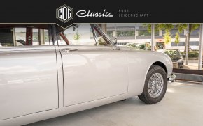 Jaguar MK II 26