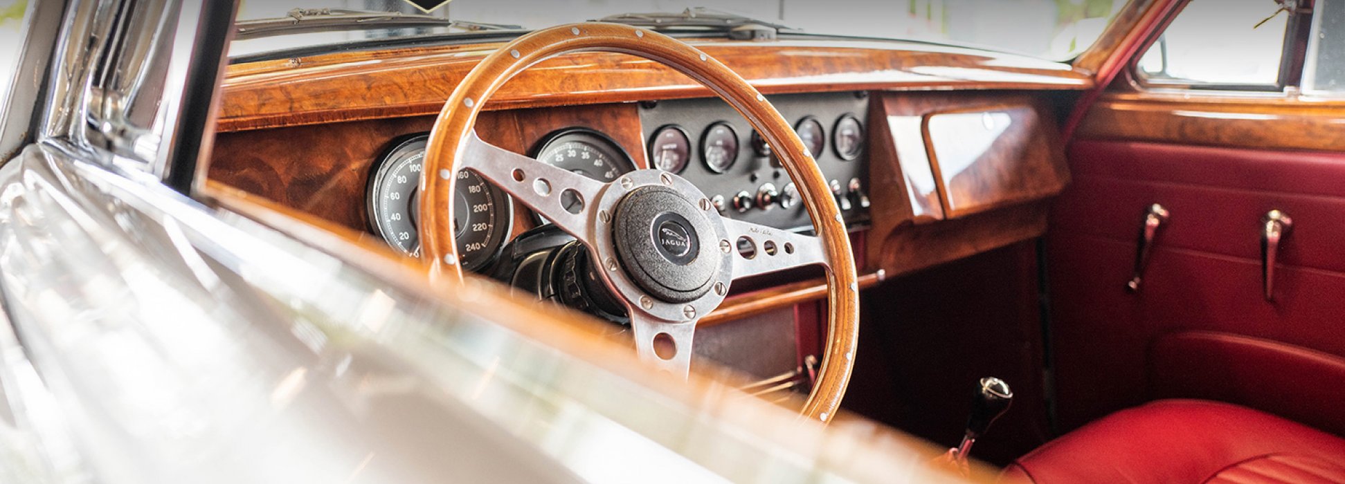 Jaguar MK II 9