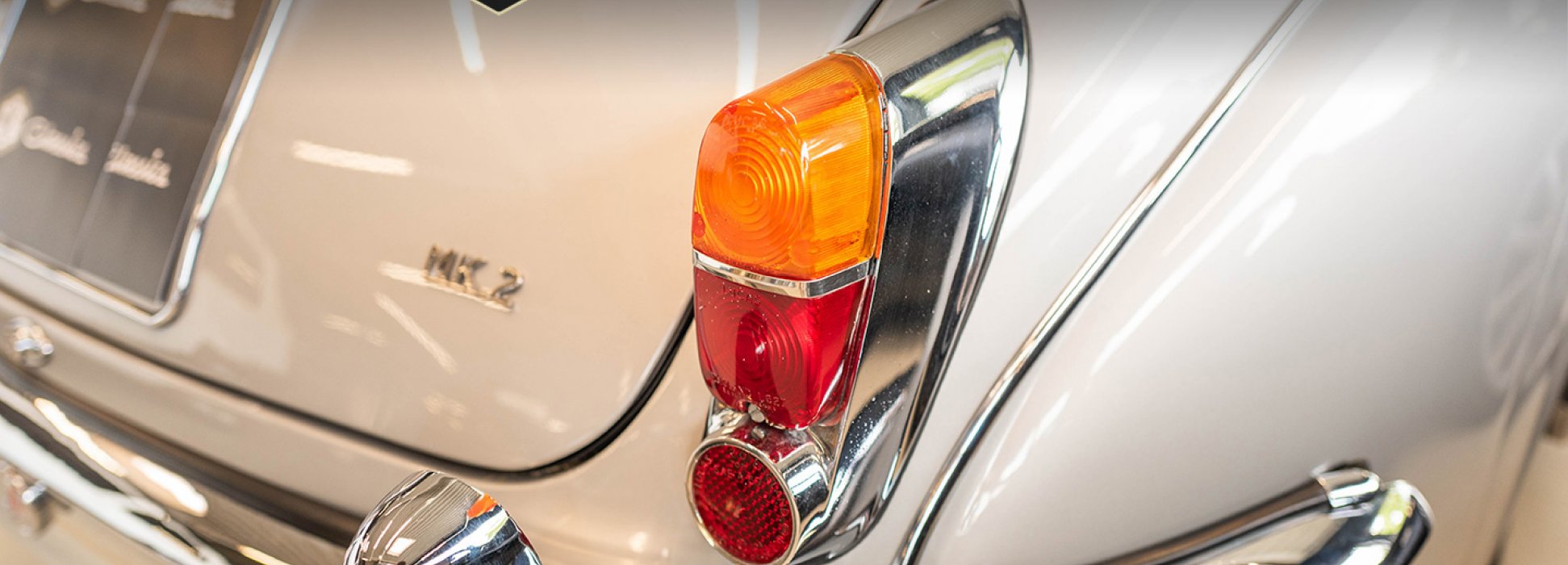 Jaguar MK II 11