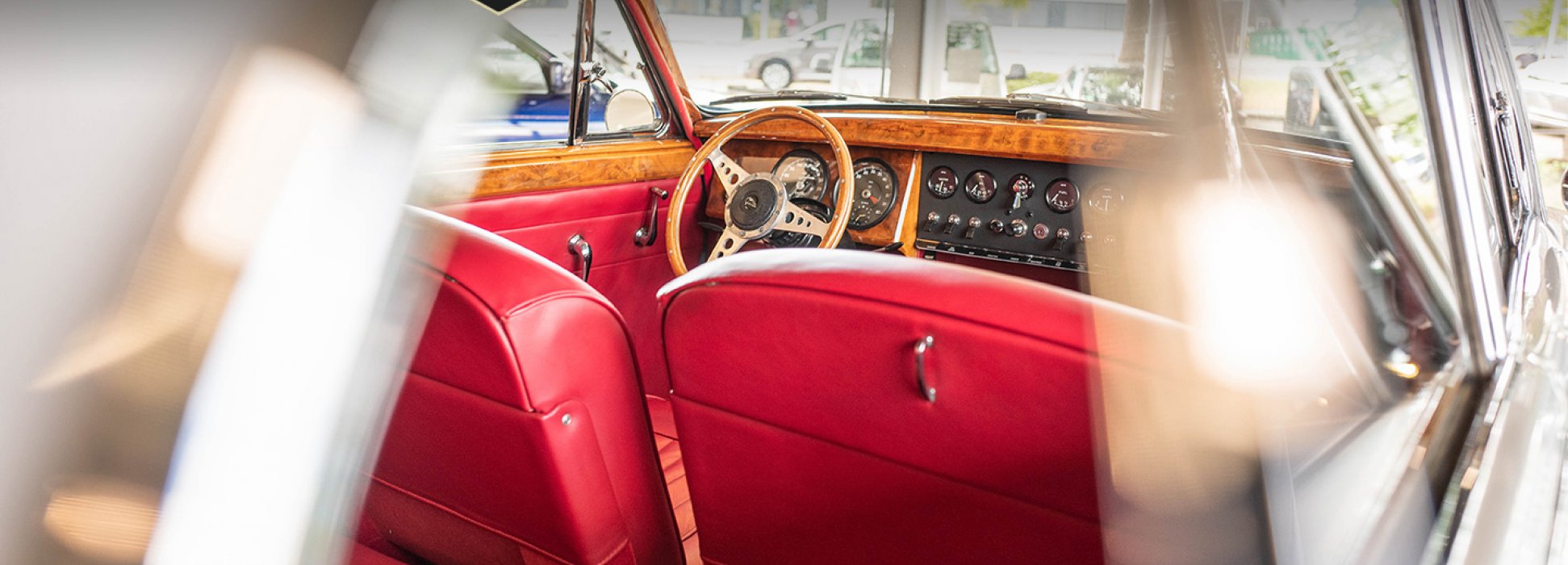 Jaguar MK II 12