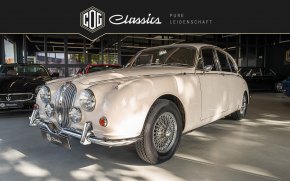 Jaguar MK II 8