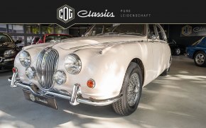 Jaguar MK II 9