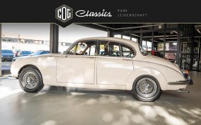 Jaguar MK II 12