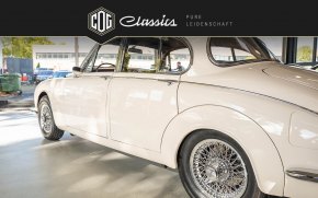 Jaguar MK II 18