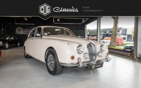 Jaguar MK II 41