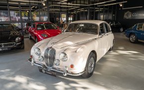 Jaguar MK II 159