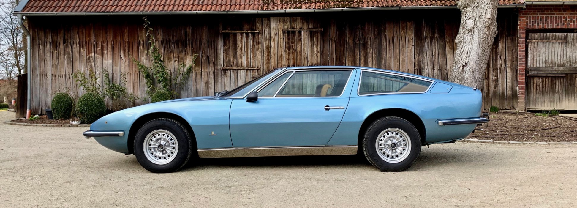 Maserati Indy 4200 Coupé 1