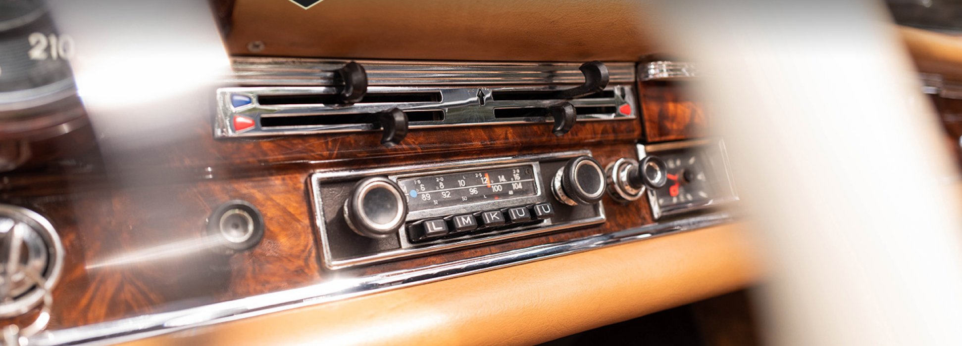 Mercedes-Benz 220 SEB/C W111 7