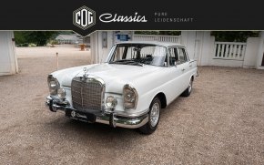 Mercedes-Benz 230 S Limousine W111 5