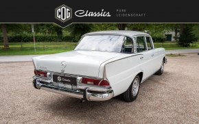 Mercedes-Benz 230 S Limousine W111 21