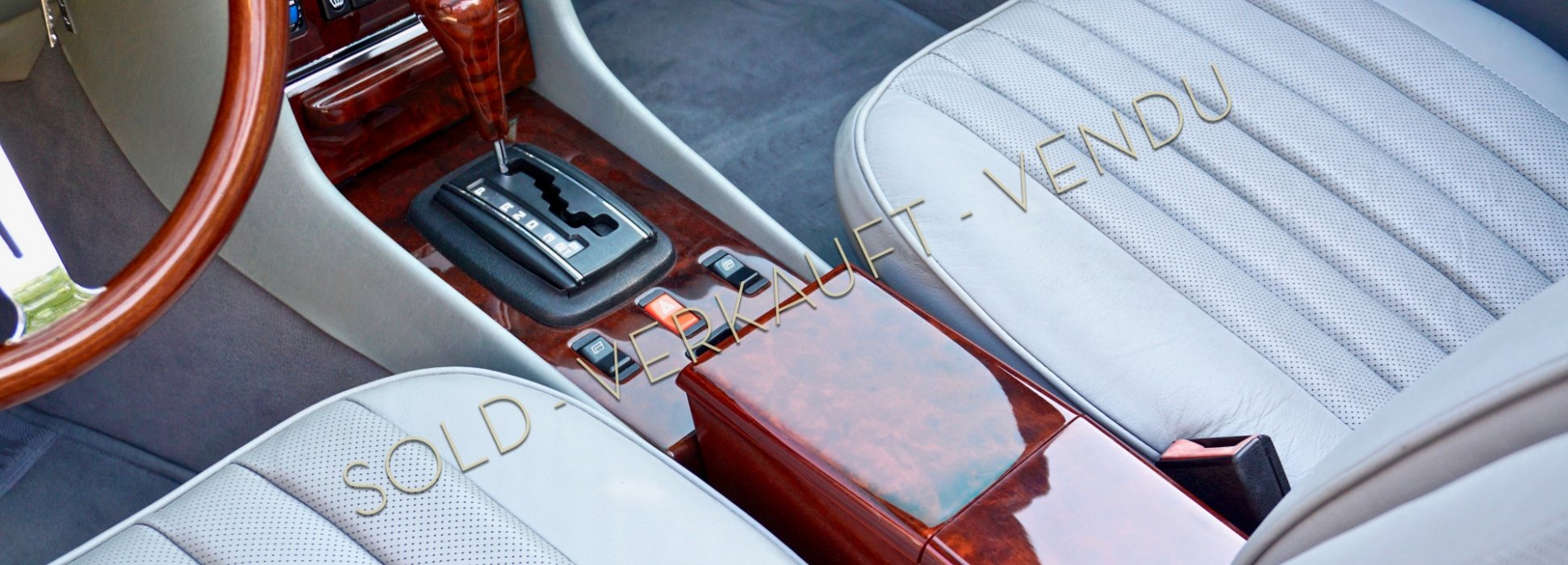 Mercedes-Benz SL 380 R107 2