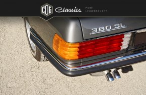 Mercedes-Benz SL 380 R107 12