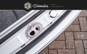 Porsche 911 Targa 2.4  47