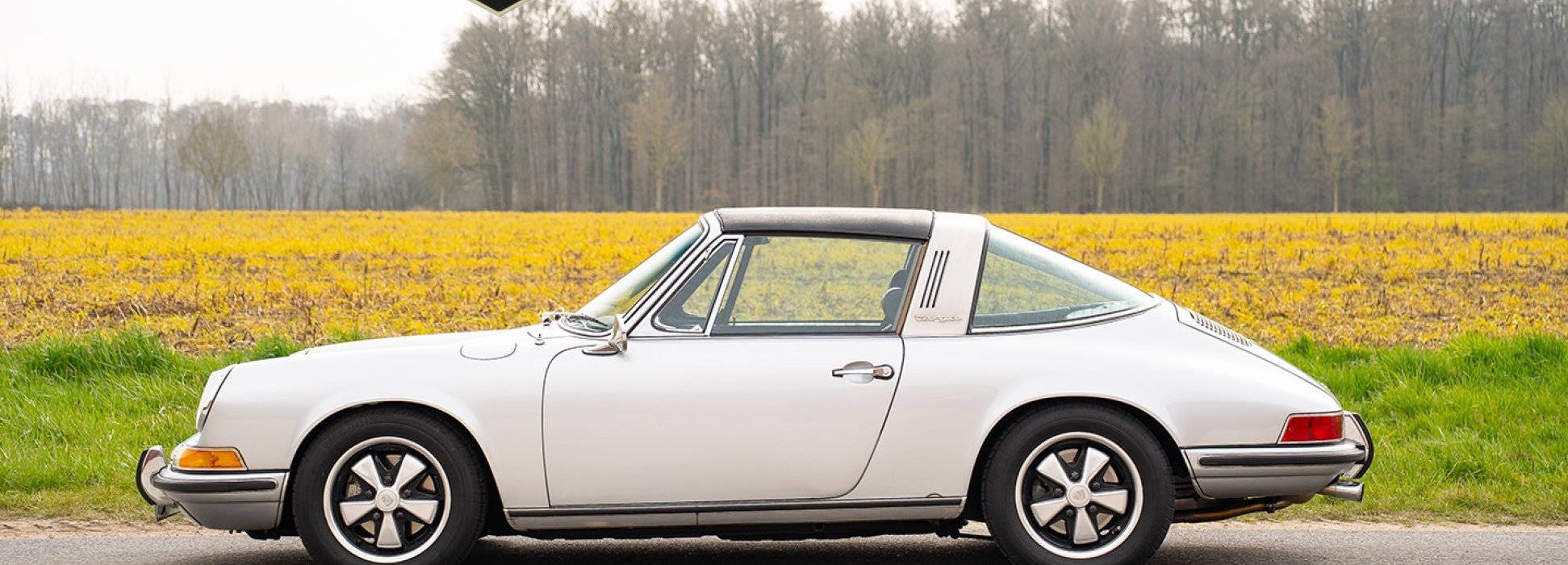 Porsche 911 S 2.2 Targa  5