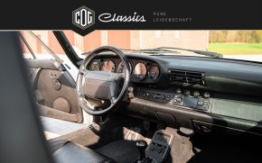 Porsche 964 Carrera 4 32